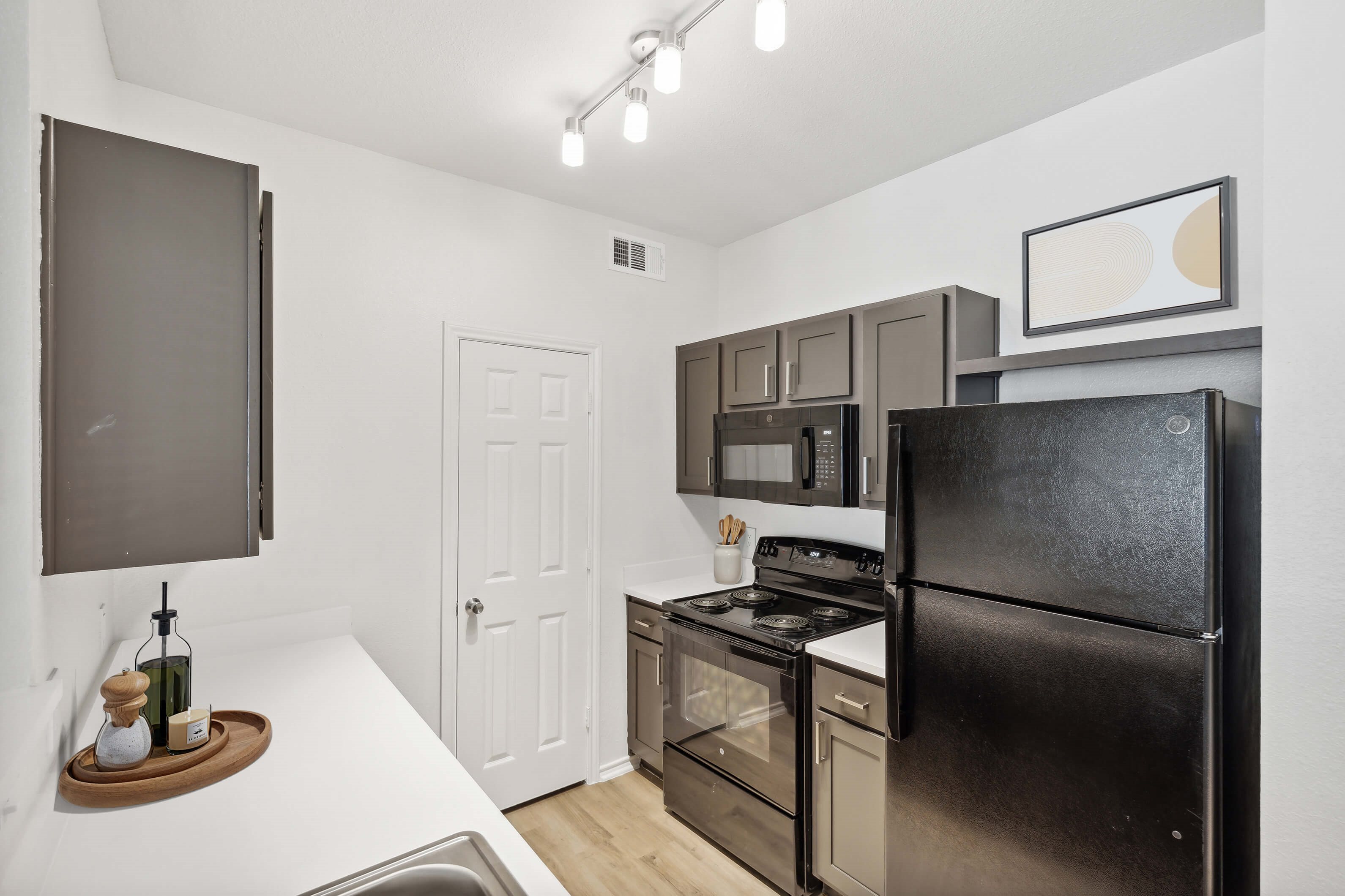 Kitchen appliances at Bonito Parque Apartments in San Antonio TX